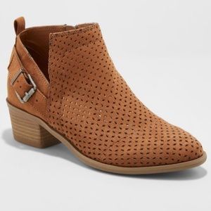 Universal Threads Buckle Booties
